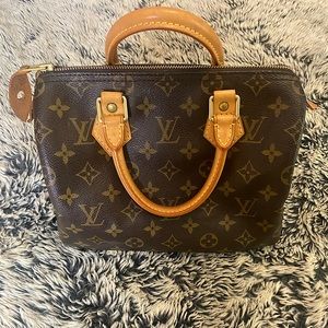Louis Vuitton Speedy 30